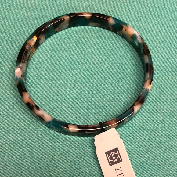 Zenzii multi colored bangle bracelet. - Picture 2 of 4